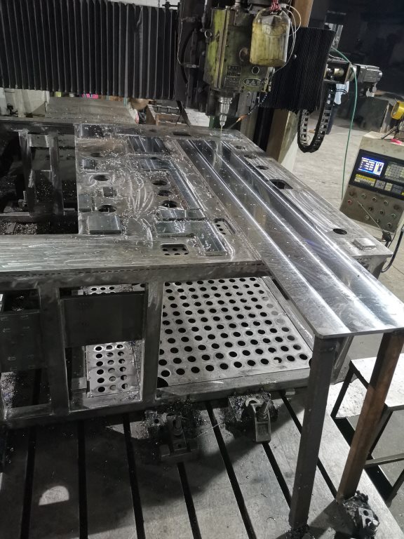 大型龍門銑加工，數(shù)控龍門銑加工，